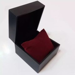 جعبه ساعت مچی و آکسسوری همراه بالشتک