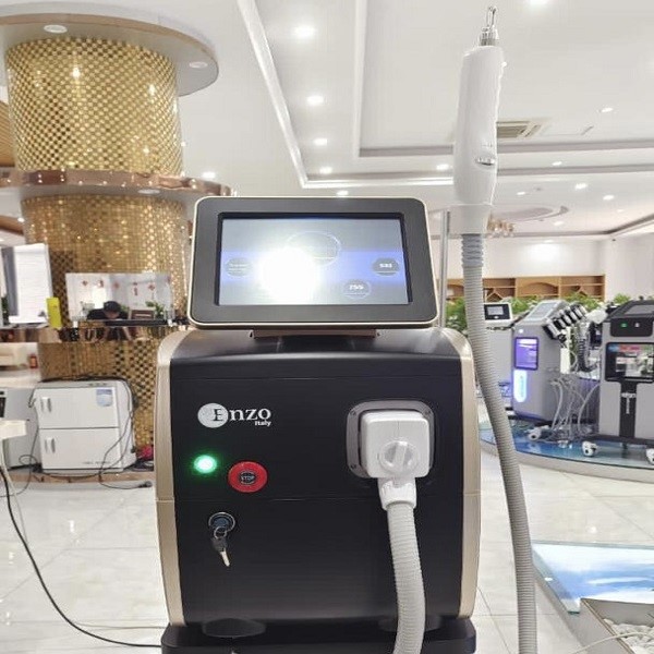 دستگاه حذف تاتو لیزر پیکوثانیه انزوایتالیا