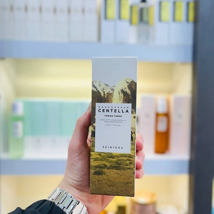 تونر تسکین دهنده و ترمیم کننده سنتلا ماداگاسکار اسکین 1004